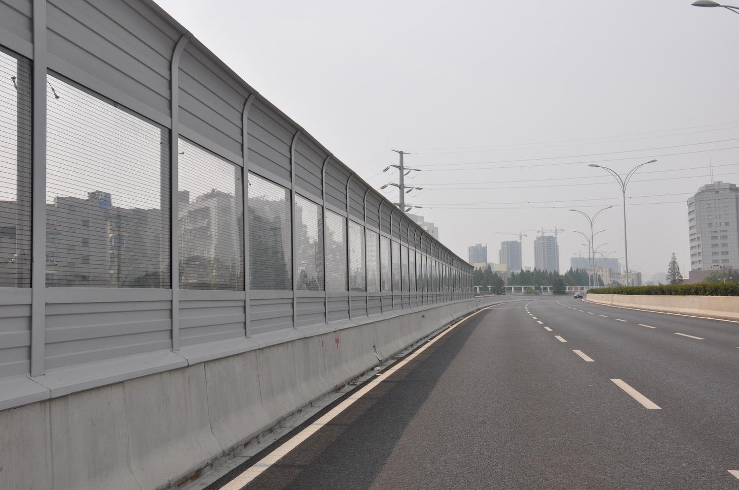<a href=http://aiideal-home.com/news_article?news_id=142>公路聲屏障</a>